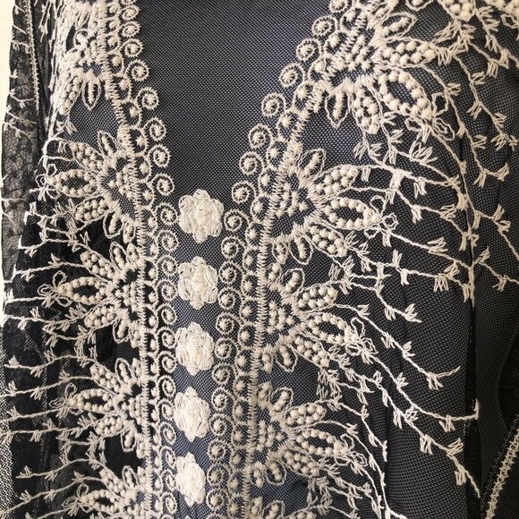 Capri Size Large Sheer Beautifully Embroidered Black Long Sleeve Long Line Top - Picture 3 of 11